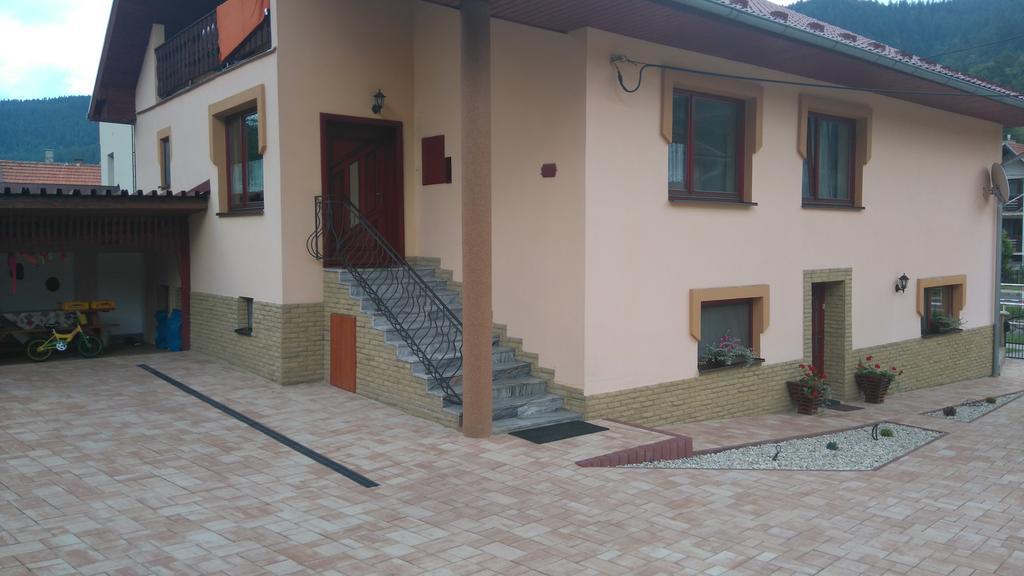 Domino Apartment Korytne ภายนอก รูปภาพ