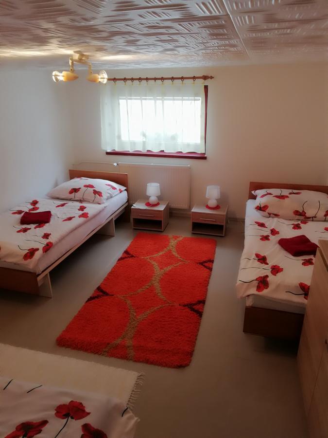 Domino Apartment Korytne ภายนอก รูปภาพ